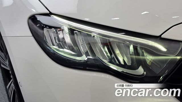 Mercedes-Benz E-Class 2024 — Photo 4/35