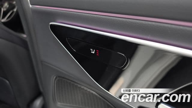 Mercedes-Benz E-Class 2024 — Photo 19/35