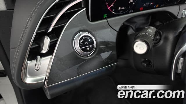 Mercedes-Benz E-Class 2024 — Photo 5/35