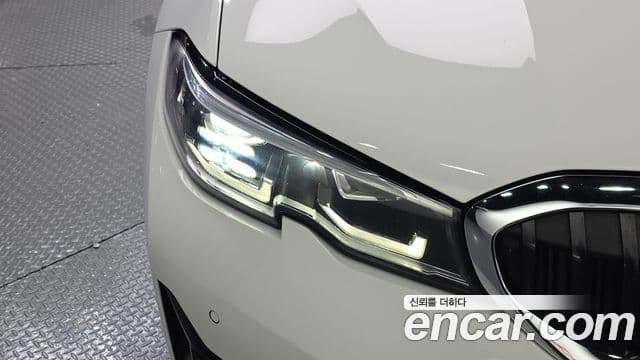 BMW 3 Series 2019 — Photo 2/30
