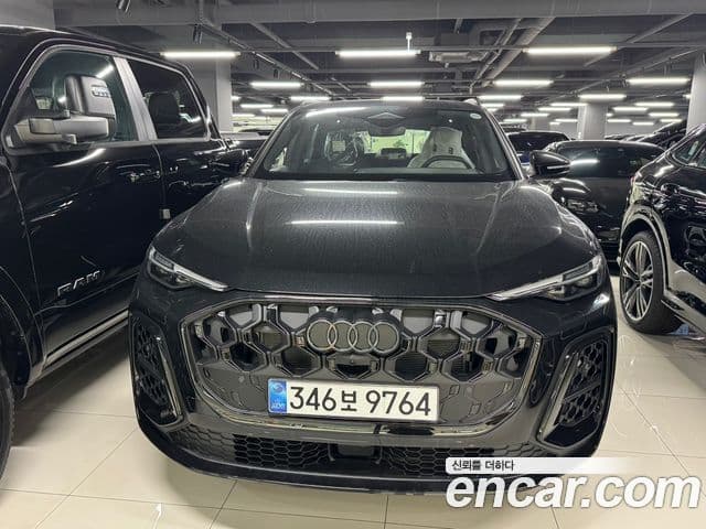 Audi Q5 2025 — Photo 5/15