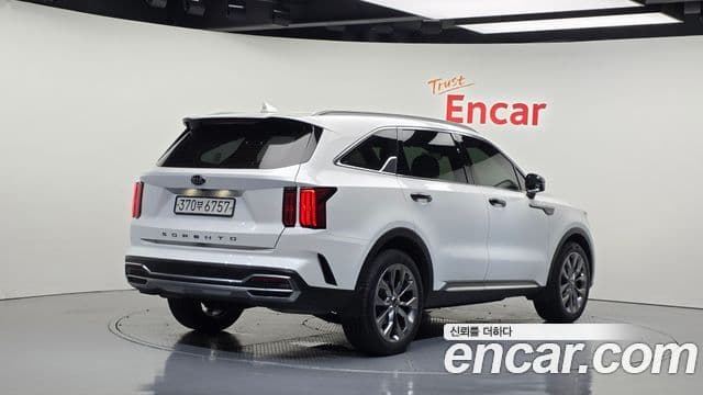 Kia Sorento 2021 — Фото 1/20