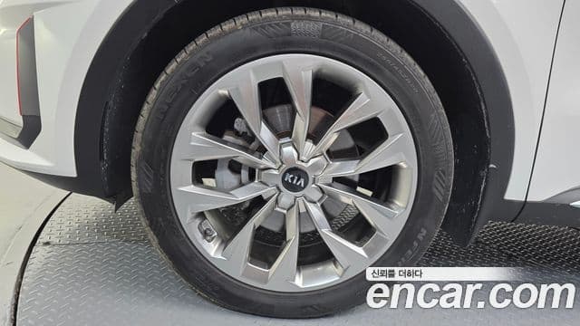 Kia Sorento 2021 — Фото 4/20