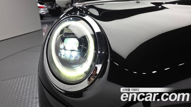 Mini Cooper 2022 — ფოტო 18/31