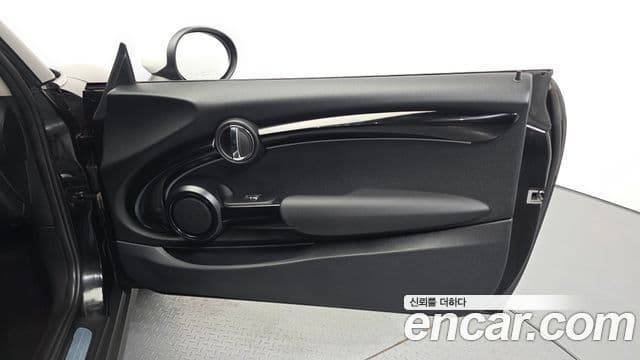 Mini Cooper 2022 — ფოტო 4/31