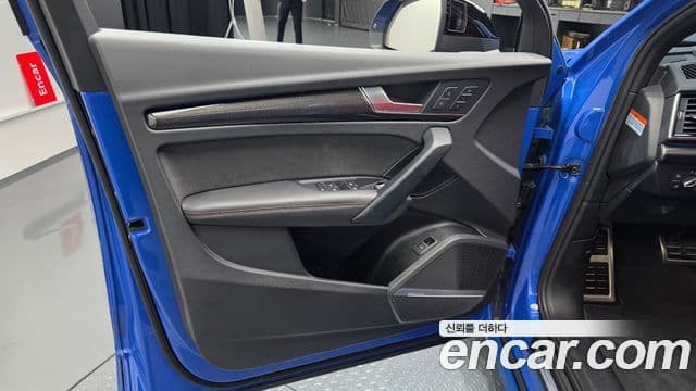 Audi SQ5 2023 — Photo 10/34