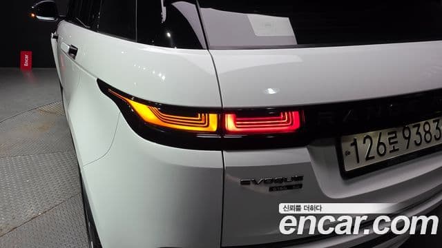 Land Rover Range Rover Evoque 2020 — Şəkil 32/34
