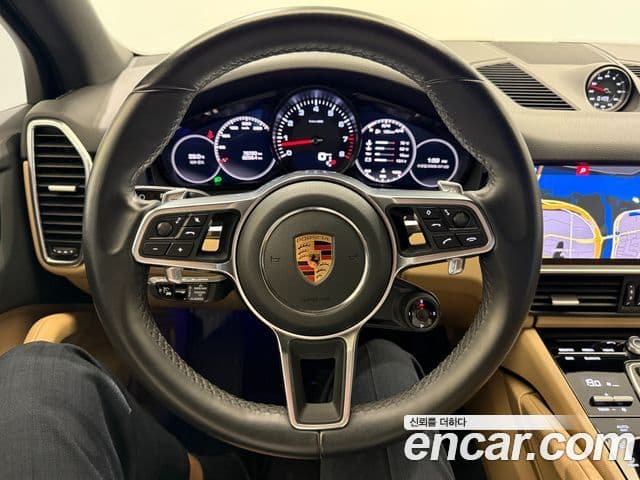 Porsche Cayenne 2019 — Photo 11/20