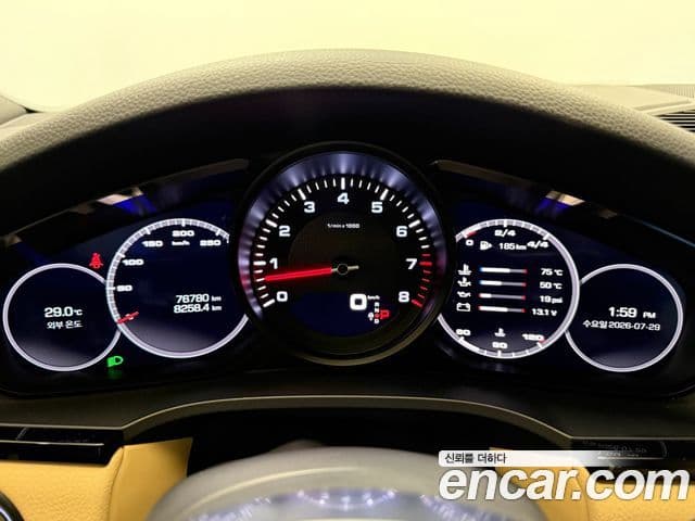 Porsche Cayenne 2019 — Photo 9/20