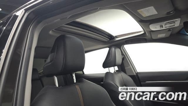 Toyota Camry 2018 — ფოტო 26/31