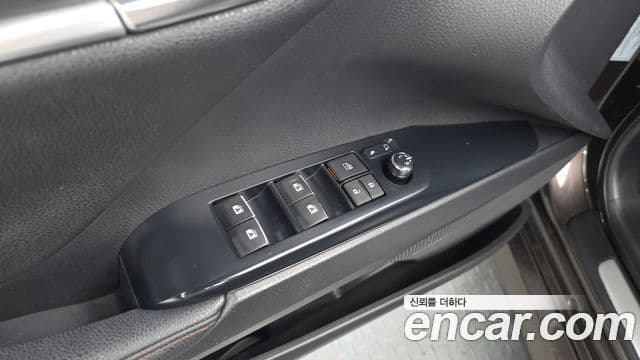 Toyota Camry 2018 — ფოტო 12/31