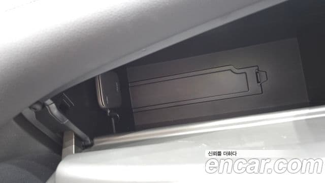 Toyota Camry 2018 — ფოტო 16/31