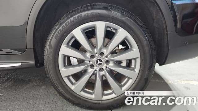 Mercedes-Benz GLC-Class 2018 — Photo 22/33