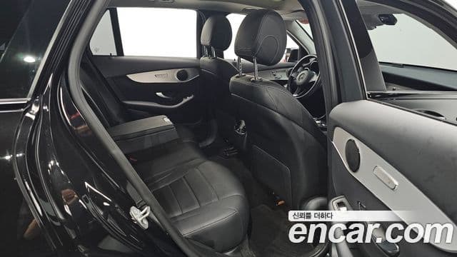 Mercedes-Benz GLC-Class 2018 — Photo 19/33
