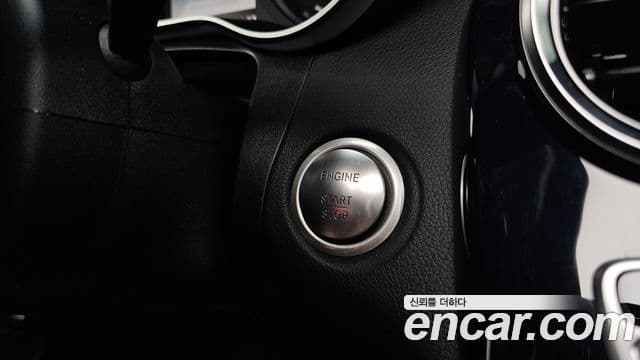 Mercedes-Benz GLC-Class 2018 — Photo 27/33