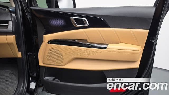 Kia Carnival 2022 — Photo 21/35