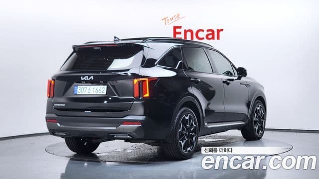 Kia Sorento 2024 — Фото 2/20