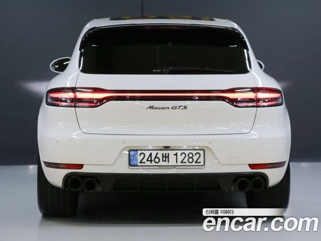 Porsche Macan 2020 — ფოტო 3/20