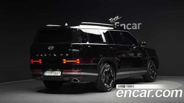 Hyundai Santa Fe 2023 — Фото 2/20