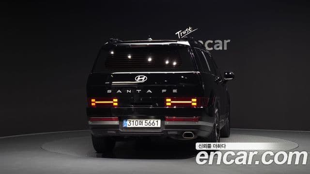 Hyundai Santa Fe 2023 — Фото 4/20