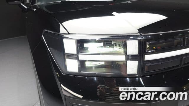 Hyundai Santa Fe 2023 — Şəkil 19/32