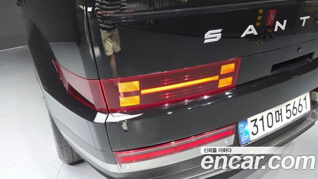 Hyundai Santa Fe 2023 — Şəkil 17/32