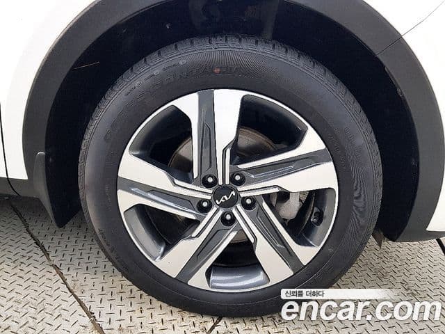 Kia Sorento 2023 — Фото 4/20