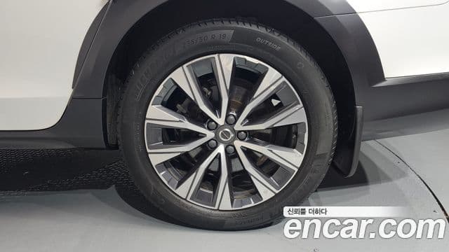 Volvo V90 Cross Country 2021 — Photo 24/37