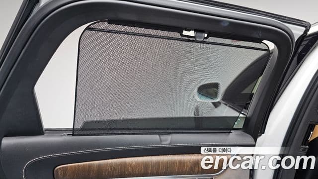 Volvo V90 Cross Country 2021 — Photo 34/37