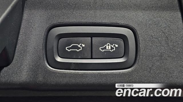 Volvo V90 Cross Country 2021 — Photo 17/37