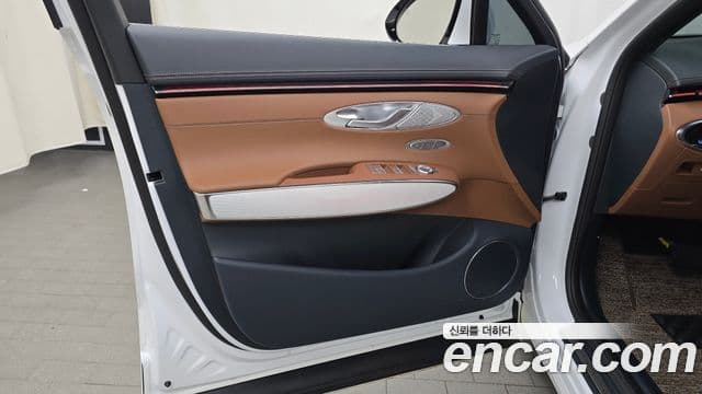 Genesis GV70 2025 — Photo 32/32