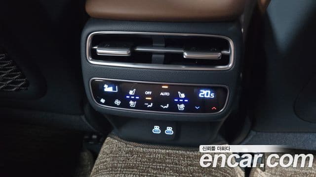 Genesis GV70 2025 — Photo 21/32