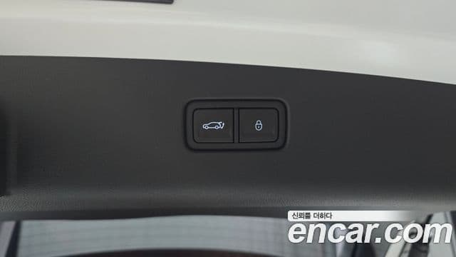 Genesis GV70 2025 — Photo 31/32