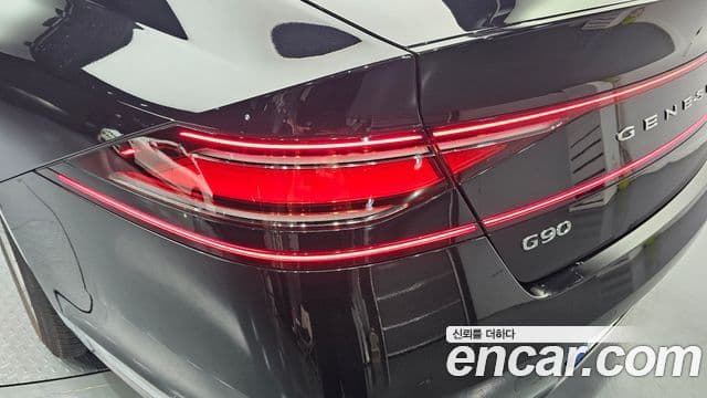 Genesis G90 2022 — ფოტო 15/31