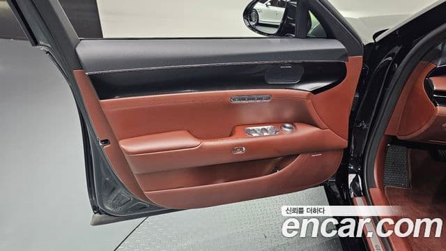 Genesis G90 2022 — ფოტო 20/31