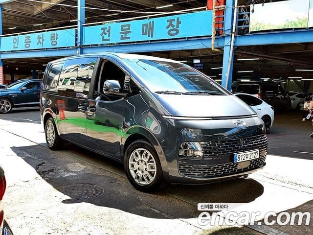 Hyundai Staria 2023 — Фото 1/19