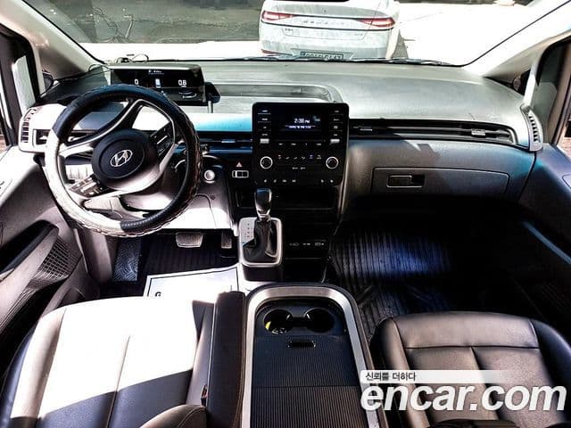 Hyundai Staria 2023 — Фото 9/19