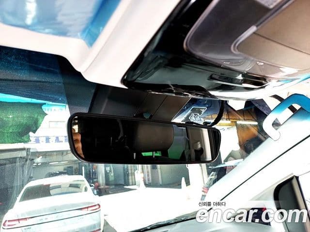 Hyundai Staria 2023 — Фото 11/19