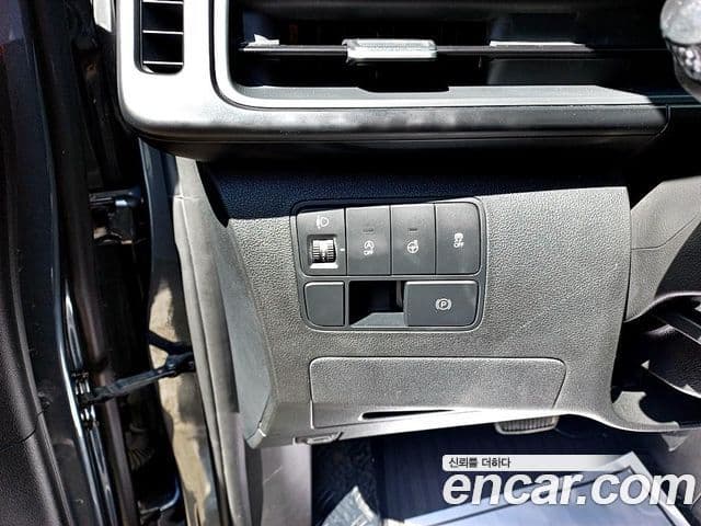 Hyundai Staria 2023 — Фото 13/19