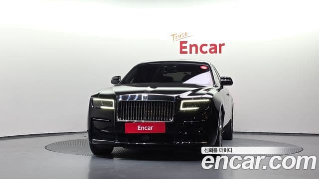 Rolls-Royce Ghost 2021 — ფოტო 29/35