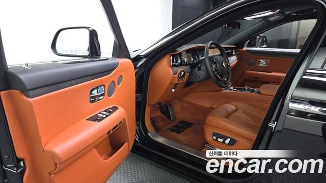 Rolls-Royce Ghost 2021 — ფოტო 19/35