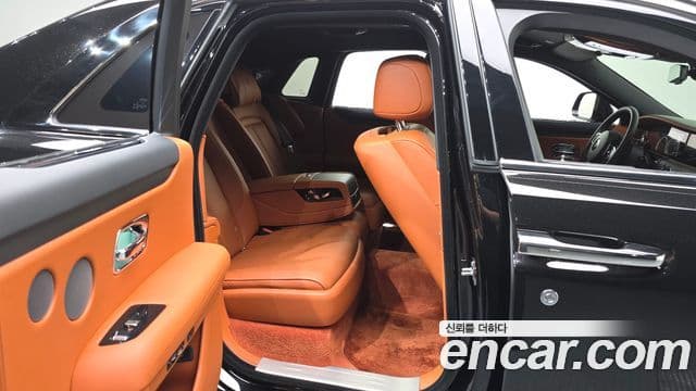 Rolls-Royce Ghost 2021 — ფოტო 31/35