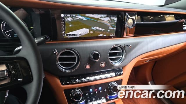 Rolls-Royce Ghost 2021 — ფოტო 17/35