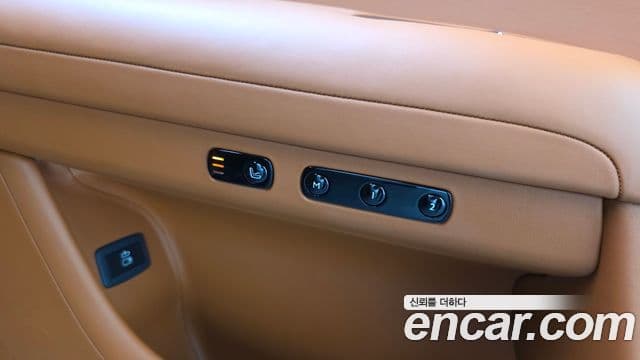 Rolls-Royce Ghost 2021 — ფოტო 21/35