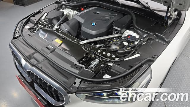 BMW 5 Series 2025 — Photo 28/36