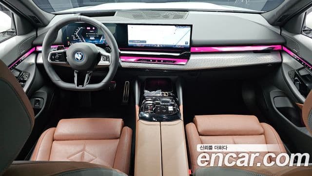 BMW 5 Series 2025 — Photo 19/36