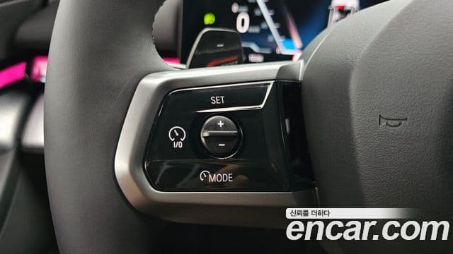 BMW 5 Series 2025 — Photo 23/36