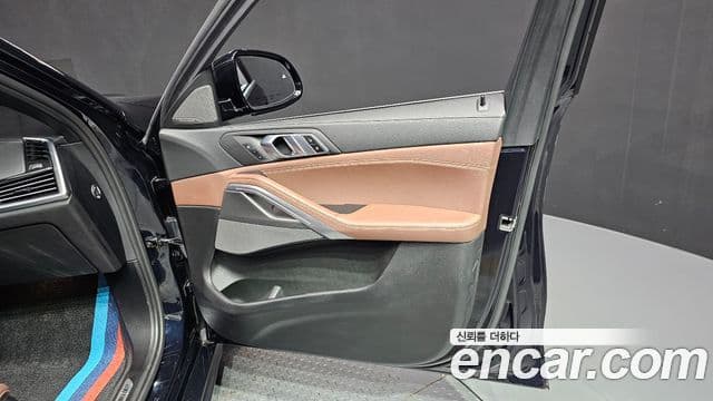 BMW X6 2020 — Photo 17/35