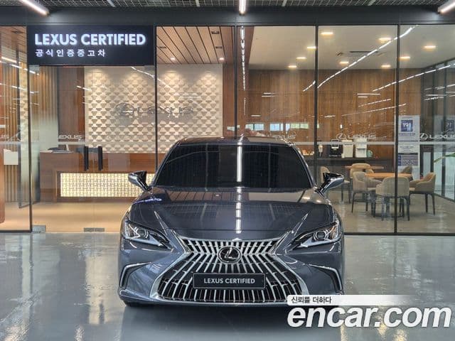Lexus ES300h 2025 — Photo 15/19