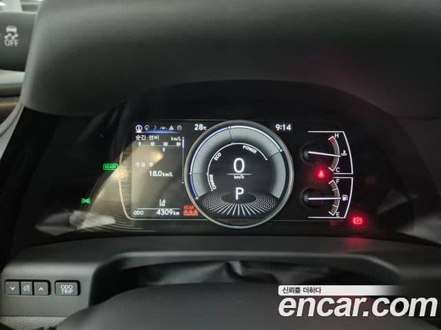 Lexus ES300h 2025 — Photo 17/19